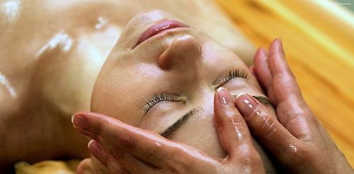 benefici massaggio ayurvedico del kerala